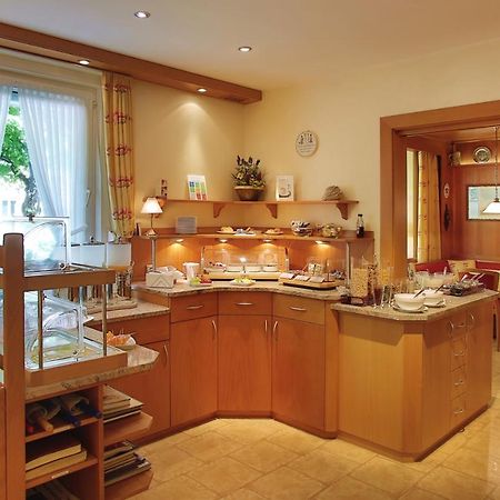 מינכן Hotel Kriemhild Am Hirschgarten מראה חיצוני תמונה