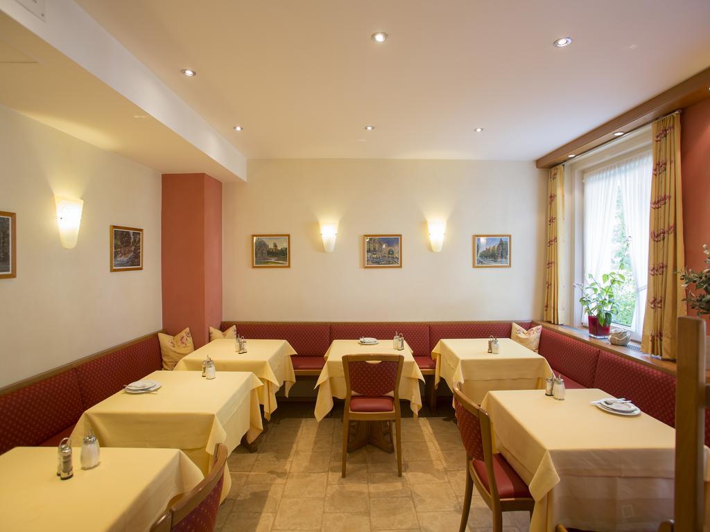 מינכן Hotel Kriemhild Am Hirschgarten מראה חיצוני תמונה