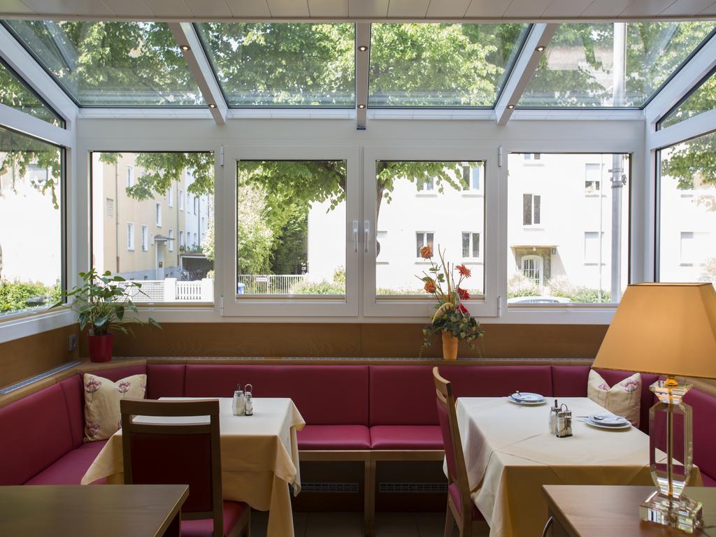 מינכן Hotel Kriemhild Am Hirschgarten מראה חיצוני תמונה